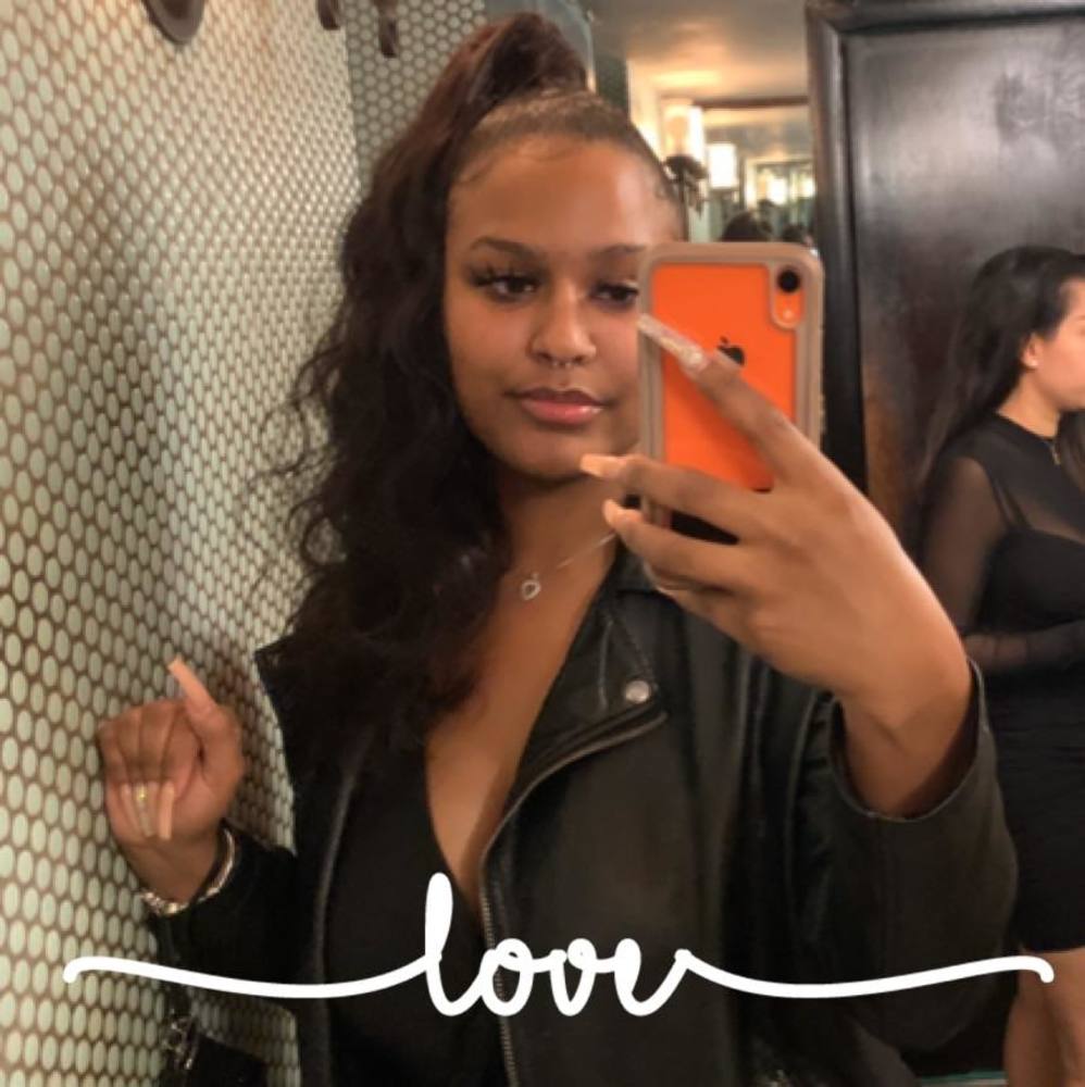 Meet your Posher, Mikayla